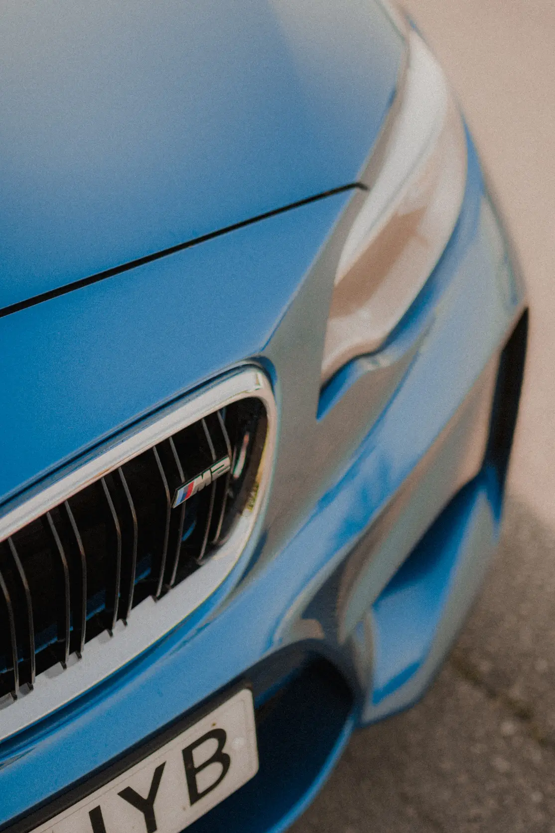 Fotografía artística de un coche deportivo